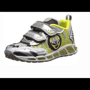 NEW!-GEOX KIDS JR SHUTTLEBOY SNEAKER - SZ, 2 (33).